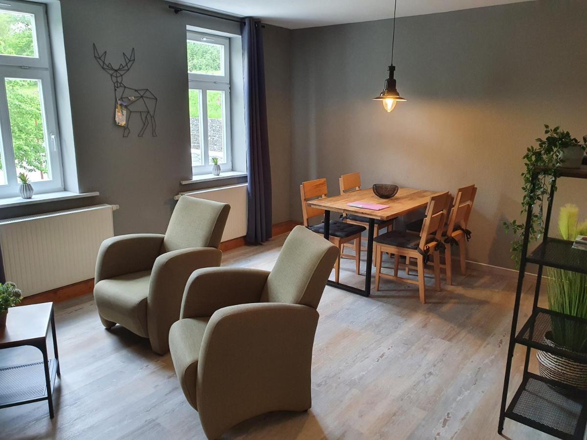 Apartments Und Bistro Zum Glasmacher Gehlberg Eksteriør billede
