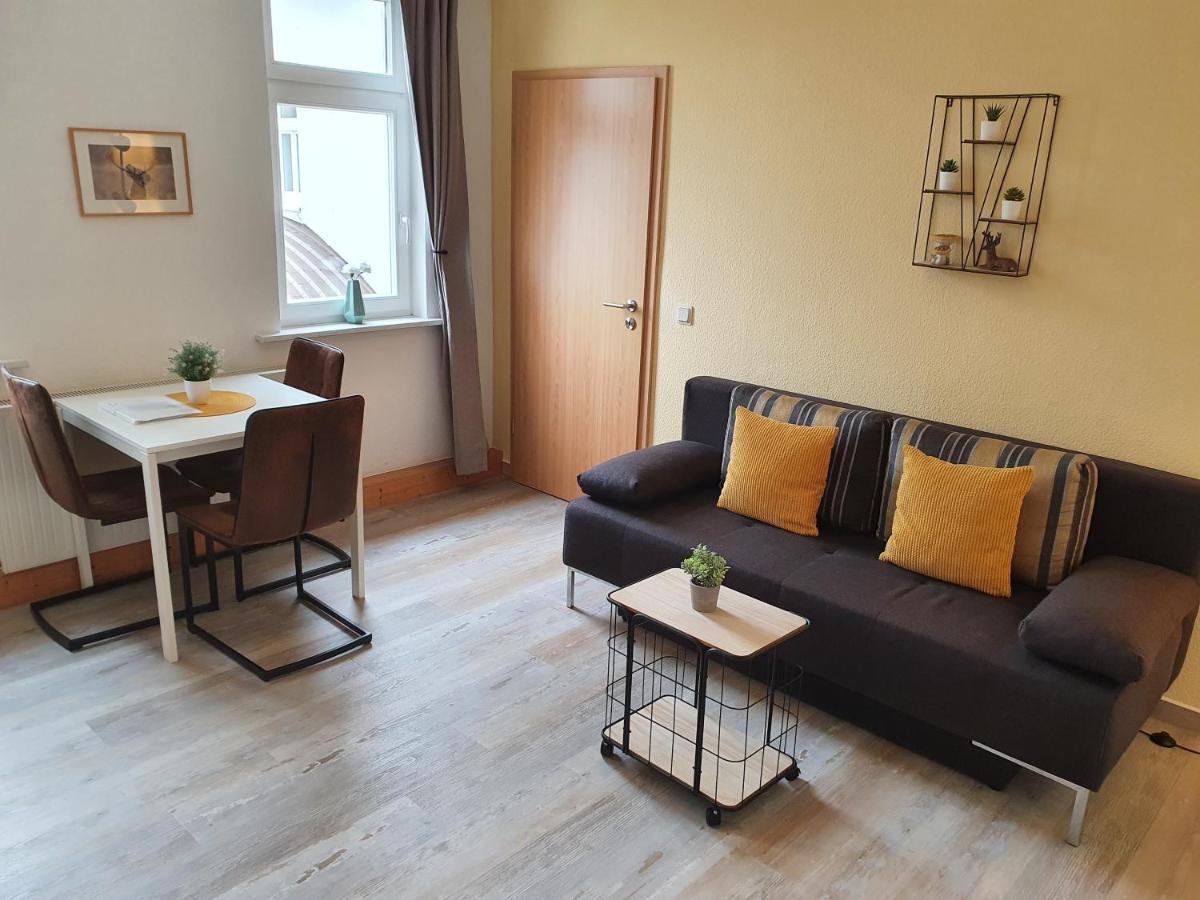 Apartments Und Bistro Zum Glasmacher Gehlberg Eksteriør billede