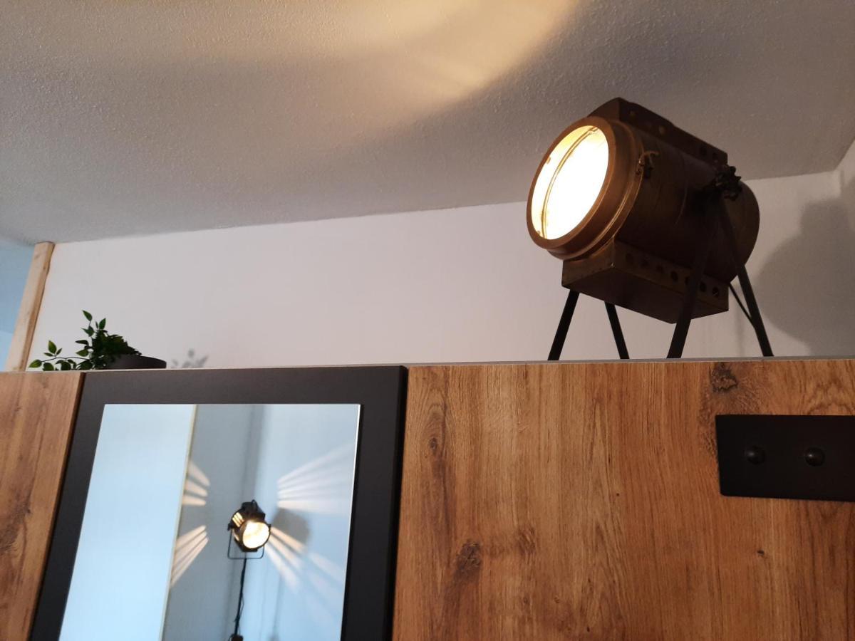 Apartments Und Bistro Zum Glasmacher Gehlberg Eksteriør billede