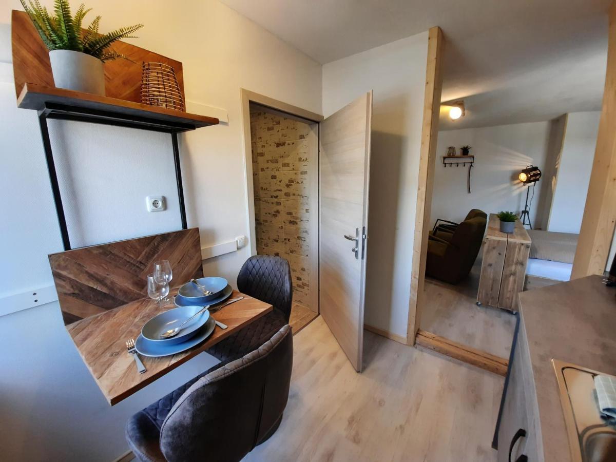 Apartments Und Bistro Zum Glasmacher Gehlberg Eksteriør billede