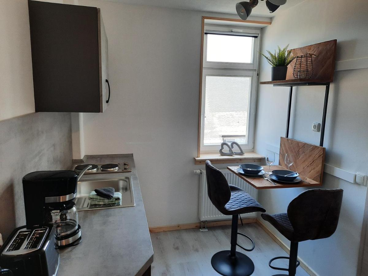 Apartments Und Bistro Zum Glasmacher Gehlberg Eksteriør billede