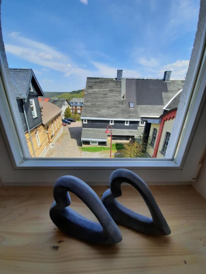 Apartments Und Bistro Zum Glasmacher Gehlberg Eksteriør billede